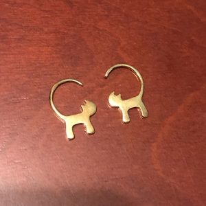 Gold cat hoop earrings